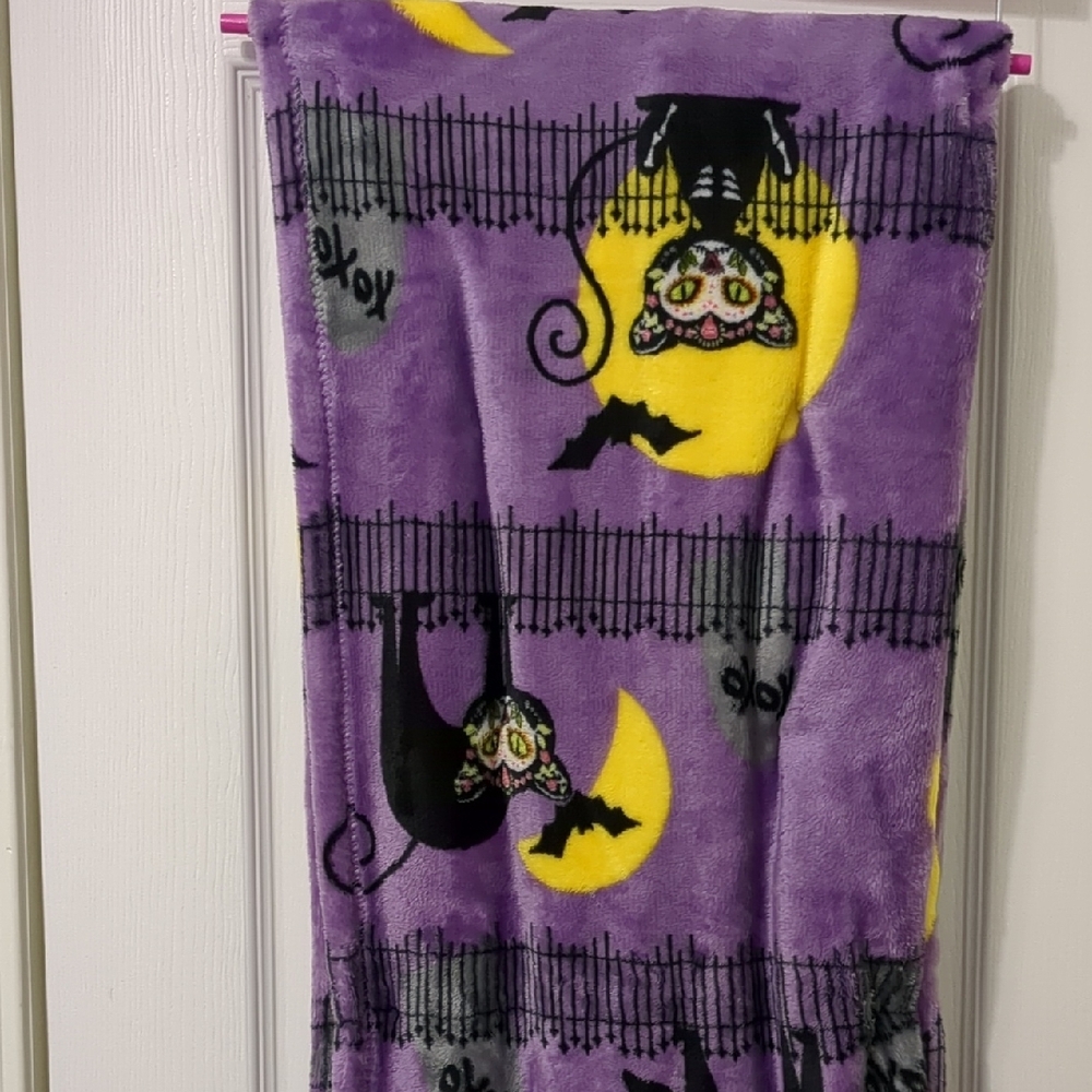 Betsey Johnson Purple Cat Throw Blanket - Picture 3 of 4